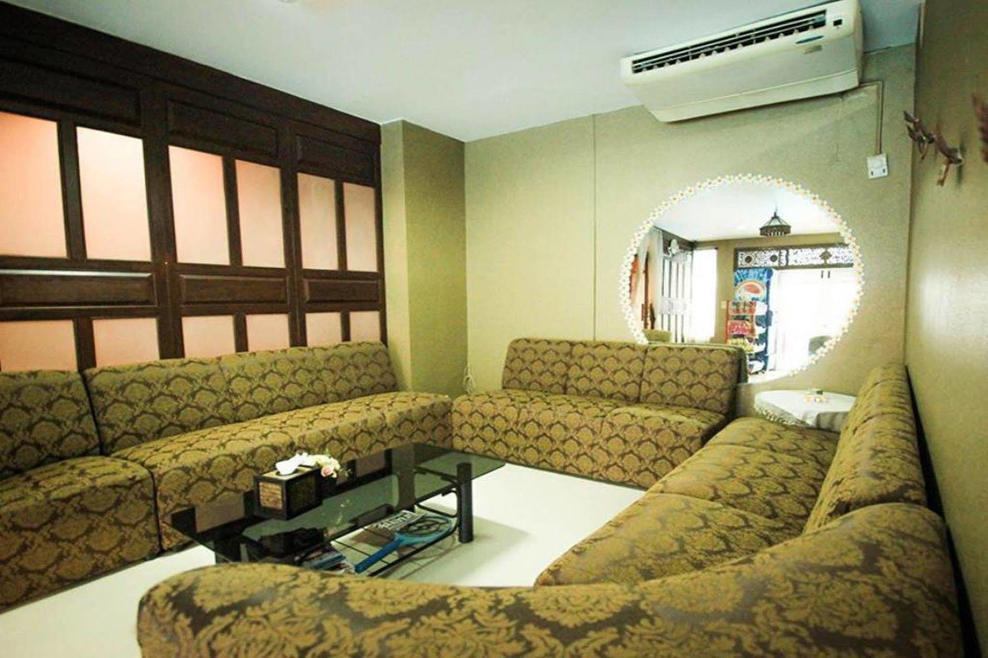 Waratee Spa Resort Villa Bangkok Buitenkant foto