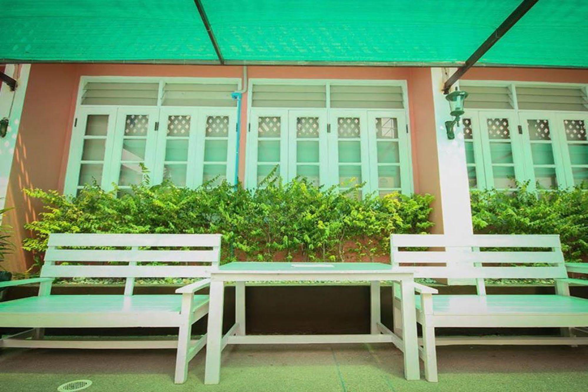 Waratee Spa Resort Villa Bangkok Buitenkant foto