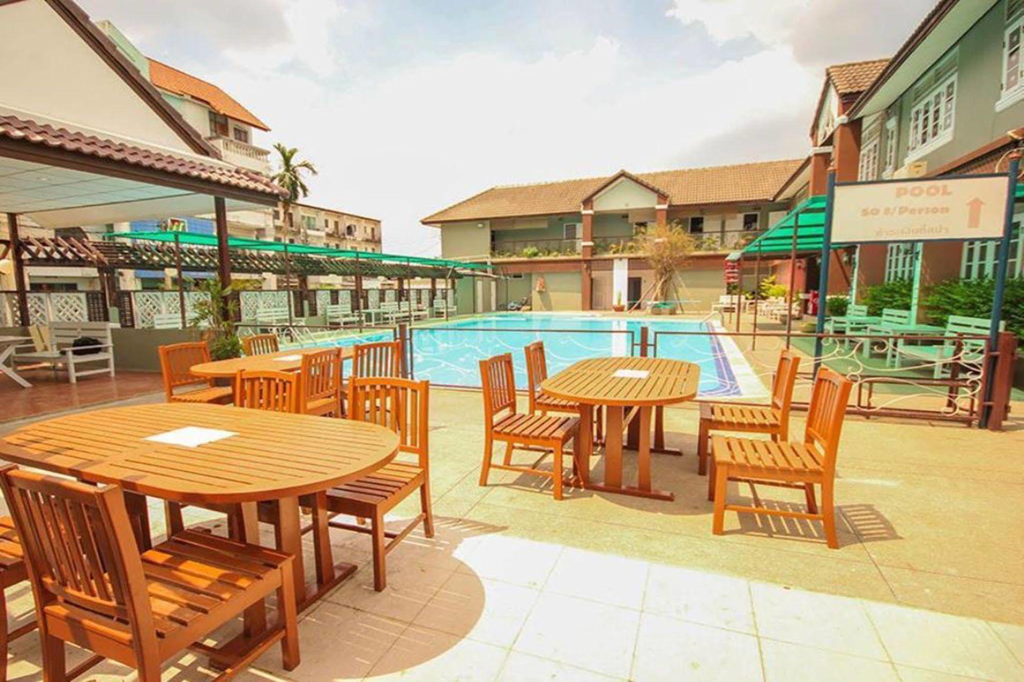 Waratee Spa Resort Villa Bangkok Buitenkant foto